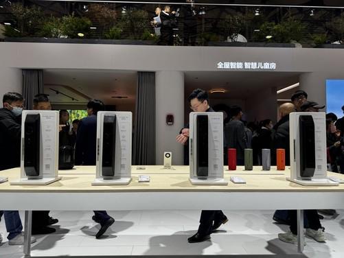 AWE 2024正式起航华为智能门锁系列全方面展示智慧安全新标准(图3)