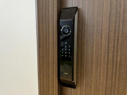 AWE 2024正式起航华为智能门锁系列全方面展示智慧安全新标准(图5)