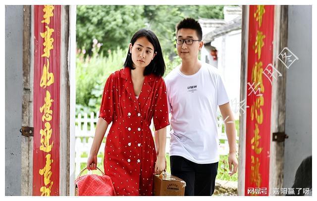 网红模范夫妻翻车：50万零花钱和千万豪宅是假的恩爱也是装的(图6)