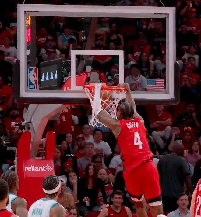 末节连中关键球险救赎：23中9效率仍落话柄 格林过于兴奋非利好(图6)