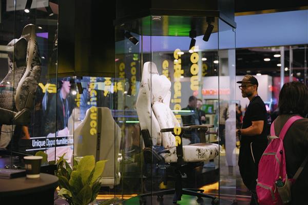 Blacklyte逐夜亮相2025 CES 生态新品震撼登场(图4)