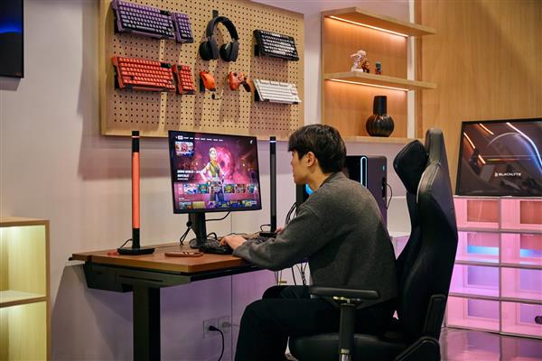 Blacklyte逐夜亮相2025 CES 生态新品震撼登场(图5)