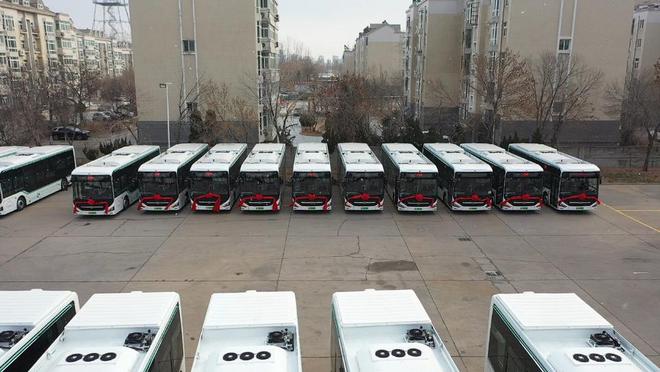 东营40台新能源公交车驶入中心城区