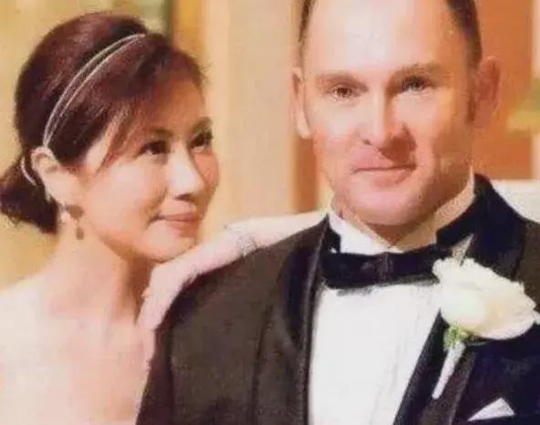 香港第一欲女被前夫曝光私生活如今怎么样了(图6)