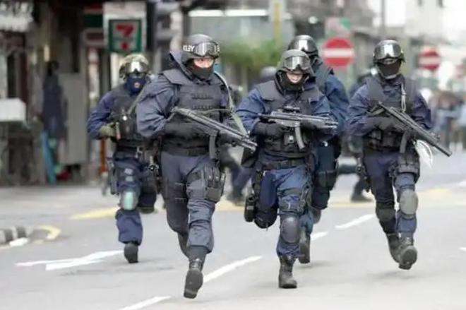 斯诺登潜逃港澳发生枪战我方出动击毙多人三大情报机对决(图4)