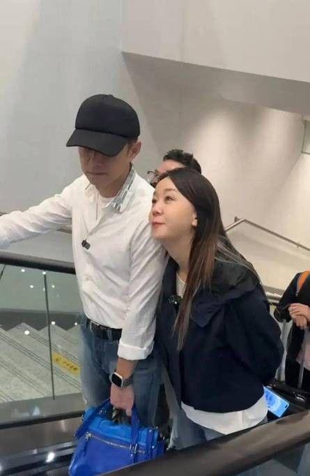 46岁演员王一楠住上海大别墅晚10点后才用洗衣机只为半价电费(图30)
