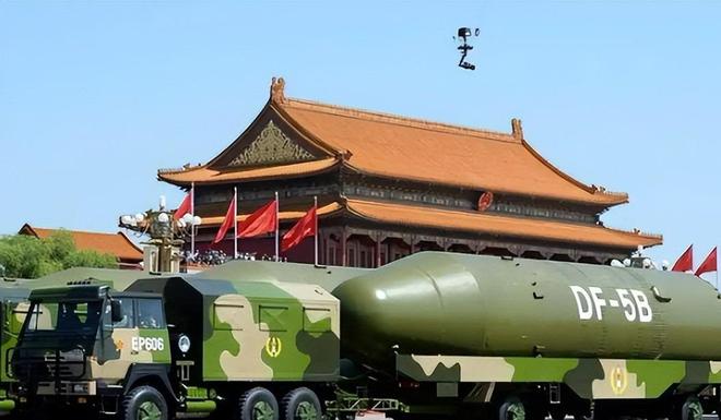 太炸裂!央视突然公布东风-5洲际导弹参数网友：40多年前这水平