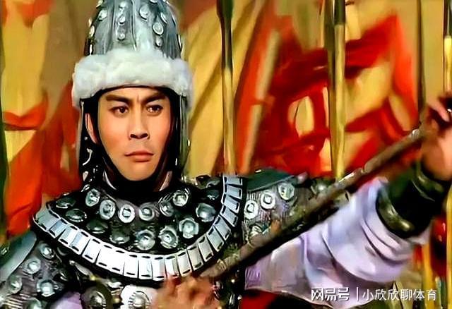 当年张光北演吕布时！被女导演骂：一个大男人连耍流氓都不会！(图2)