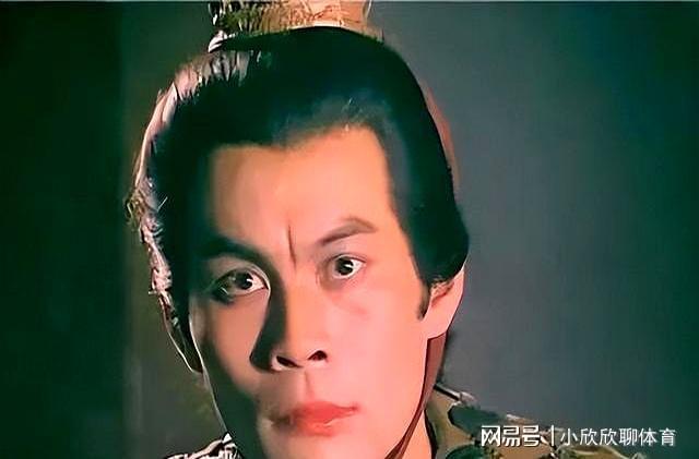 当年张光北演吕布时！被女导演骂：一个大男人连耍流氓都不会！(图6)