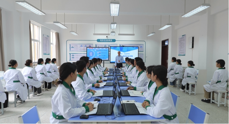 安顺职院：数字赋能启新程 智慧育人谱华章(图3)