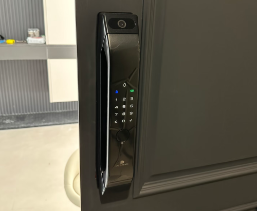 曾被吐槽“智障”的AI智能锁快被年轻人玩坏了