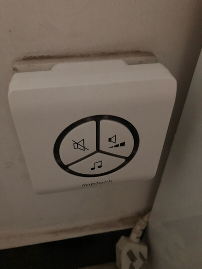 938万一汽丰田bZ3智享家直接把B级纯电家轿价格打到9万块