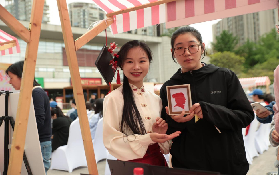 民俗集市+新声讲堂 成都高新区将文明服务送进天府软件园(图3)